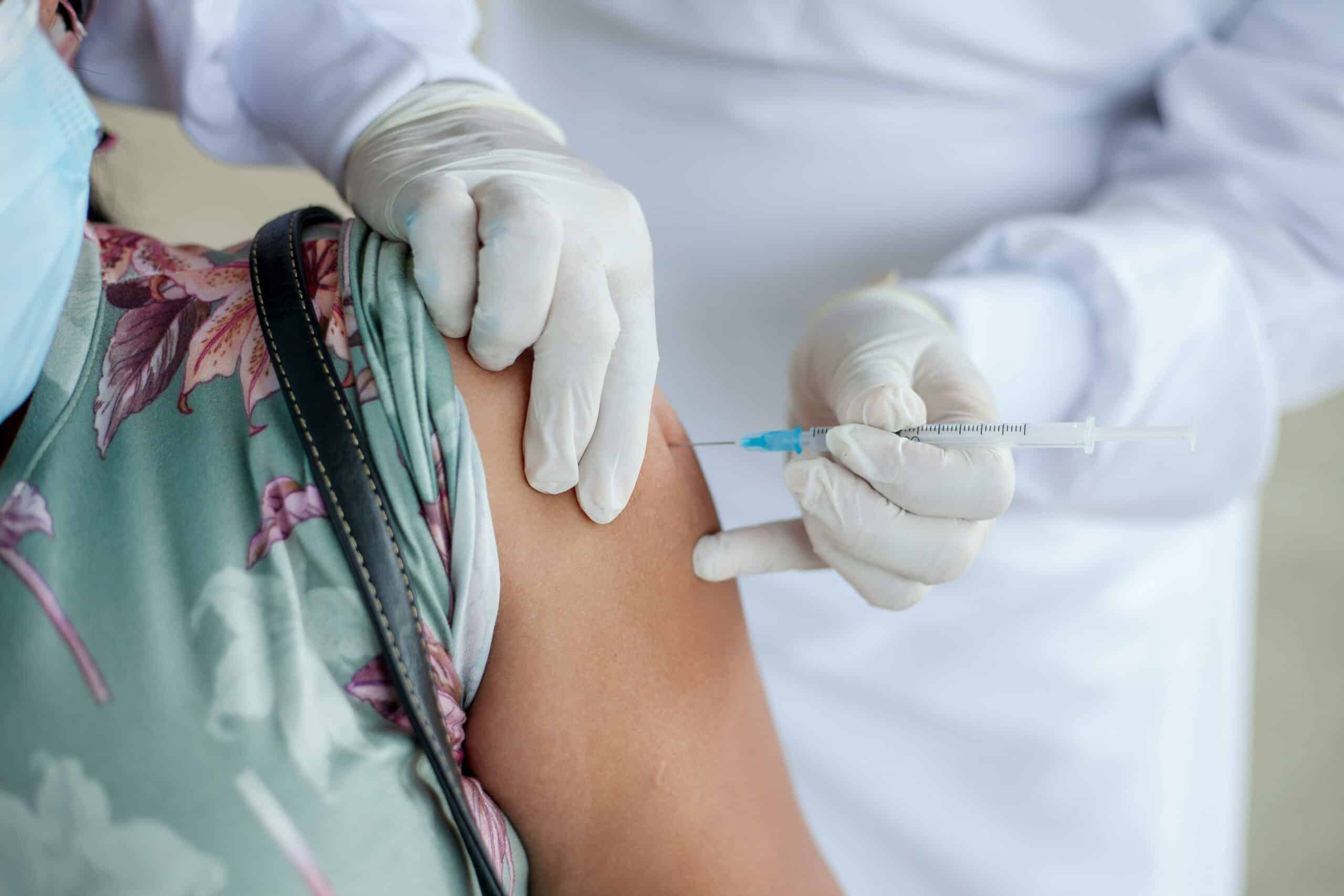 La vaccination, une mesure de prévention complémentaire en santé au travail